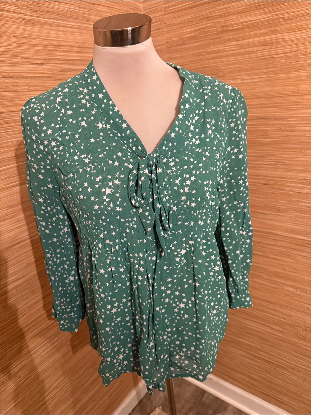 Boden Green Star Tie-Neck Tunic Top